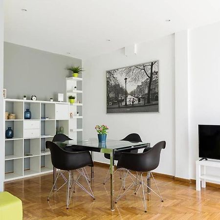 Sunlit 2Br Oasis In Metaxourghio 3Min From Metro Apartment Athena Bagian luar foto