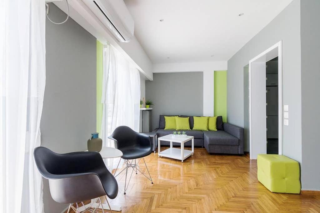 Sunlit 2Br Oasis In Metaxourghio 3Min From Metro Apartment Athena Bagian luar foto