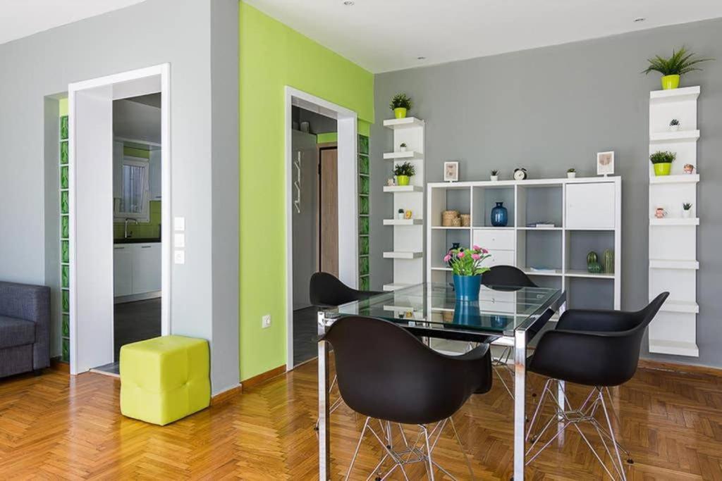 Sunlit 2Br Oasis In Metaxourghio 3Min From Metro Apartment Athena Bagian luar foto