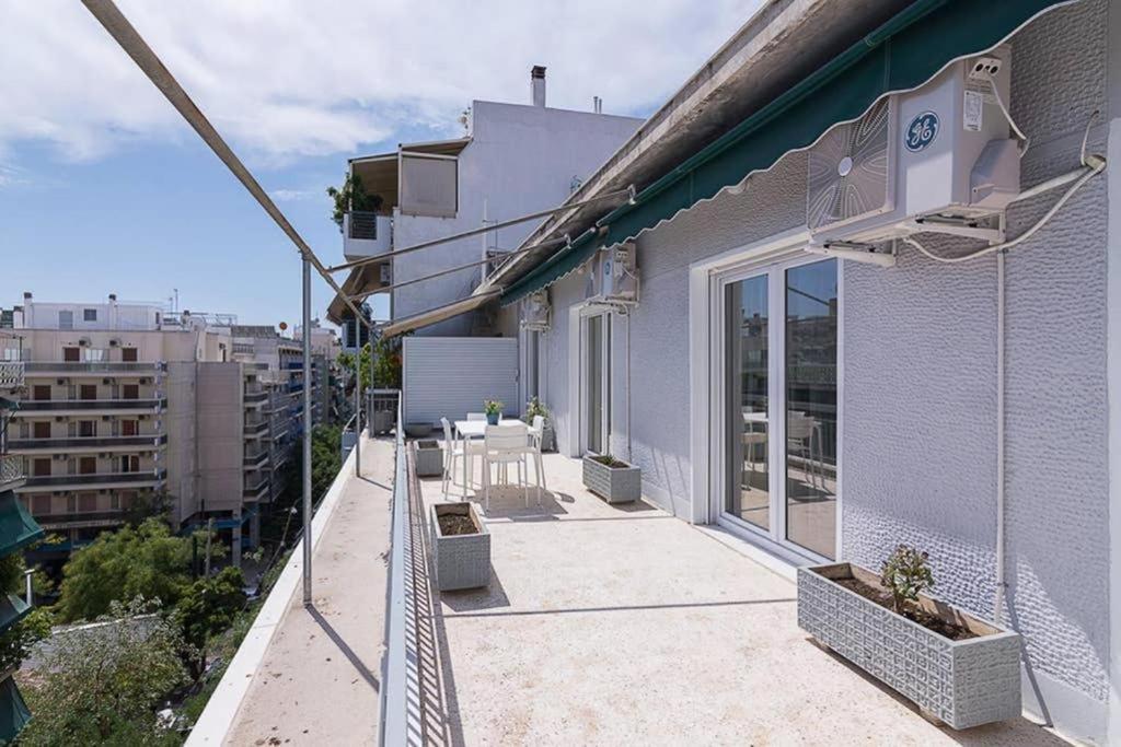 Sunlit 2Br Oasis In Metaxourghio 3Min From Metro Apartment Athena Bagian luar foto