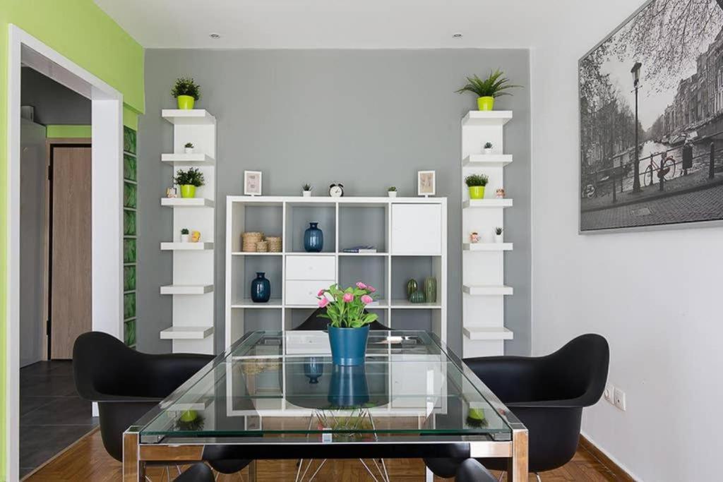 Sunlit 2Br Oasis In Metaxourghio 3Min From Metro Apartment Athena Bagian luar foto